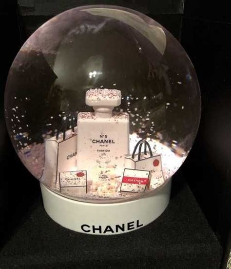 снежный шар chanel|Chanel Snow Globe .